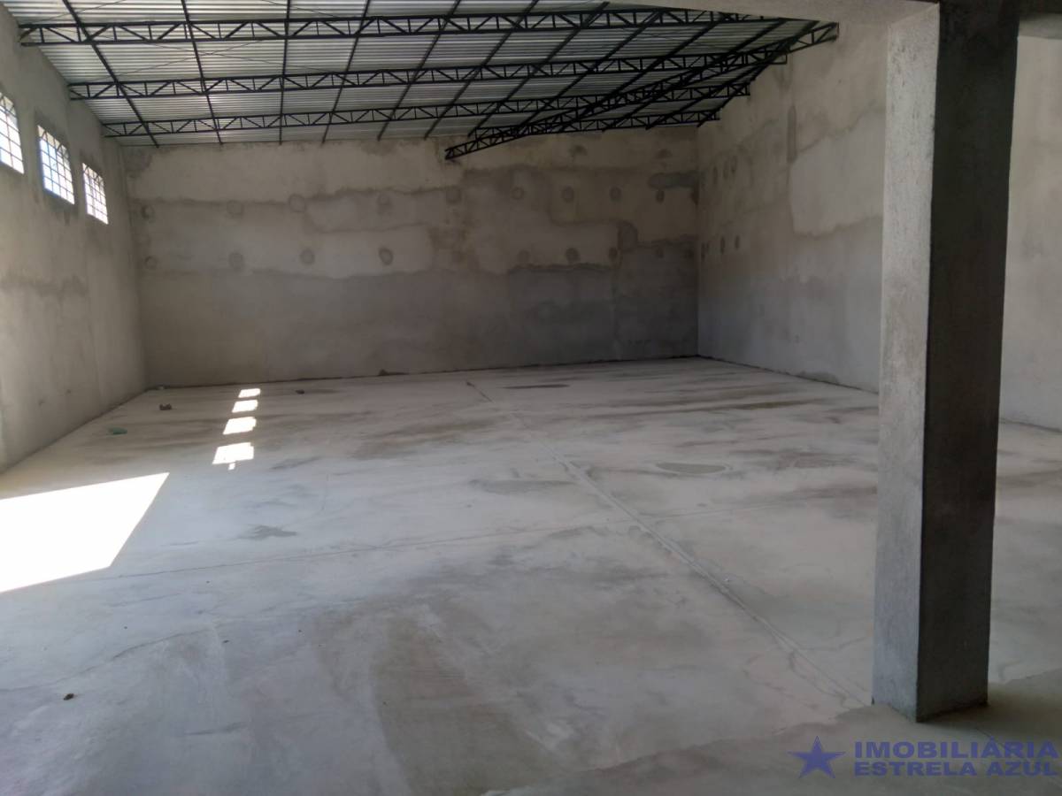 Salão no bairro Alvarenga 