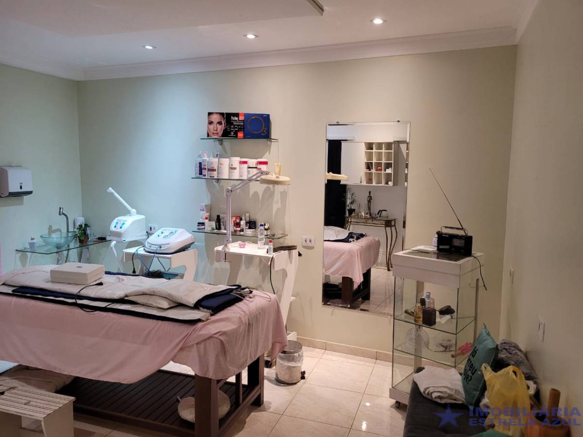 Conjunto no bairro Parada de Taipas 