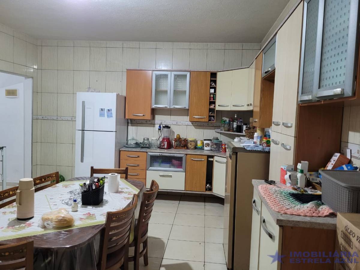 Conjunto no bairro Parada de Taipas 