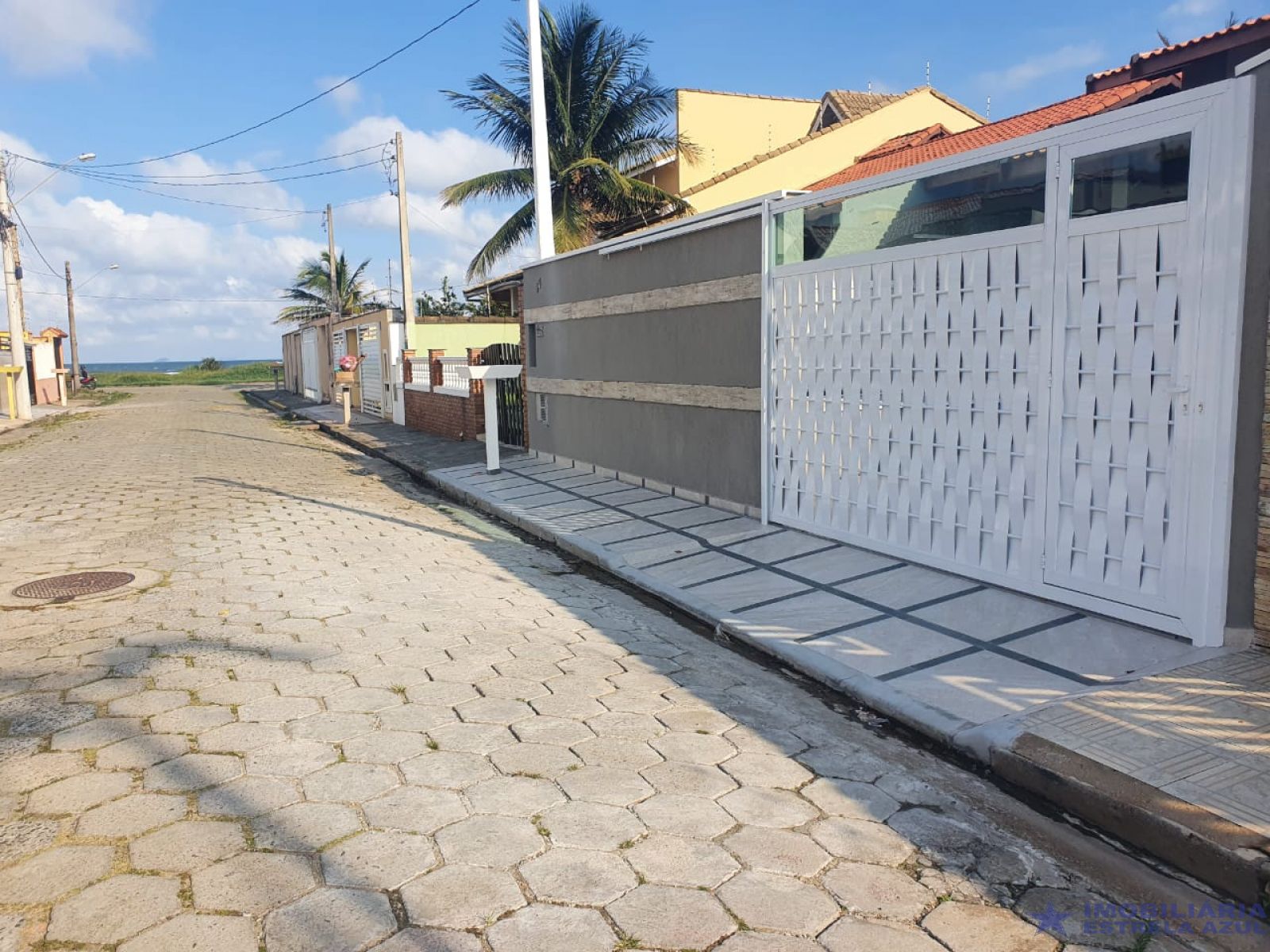 Casa para venda no bairro Jardim Star em Peruíbe