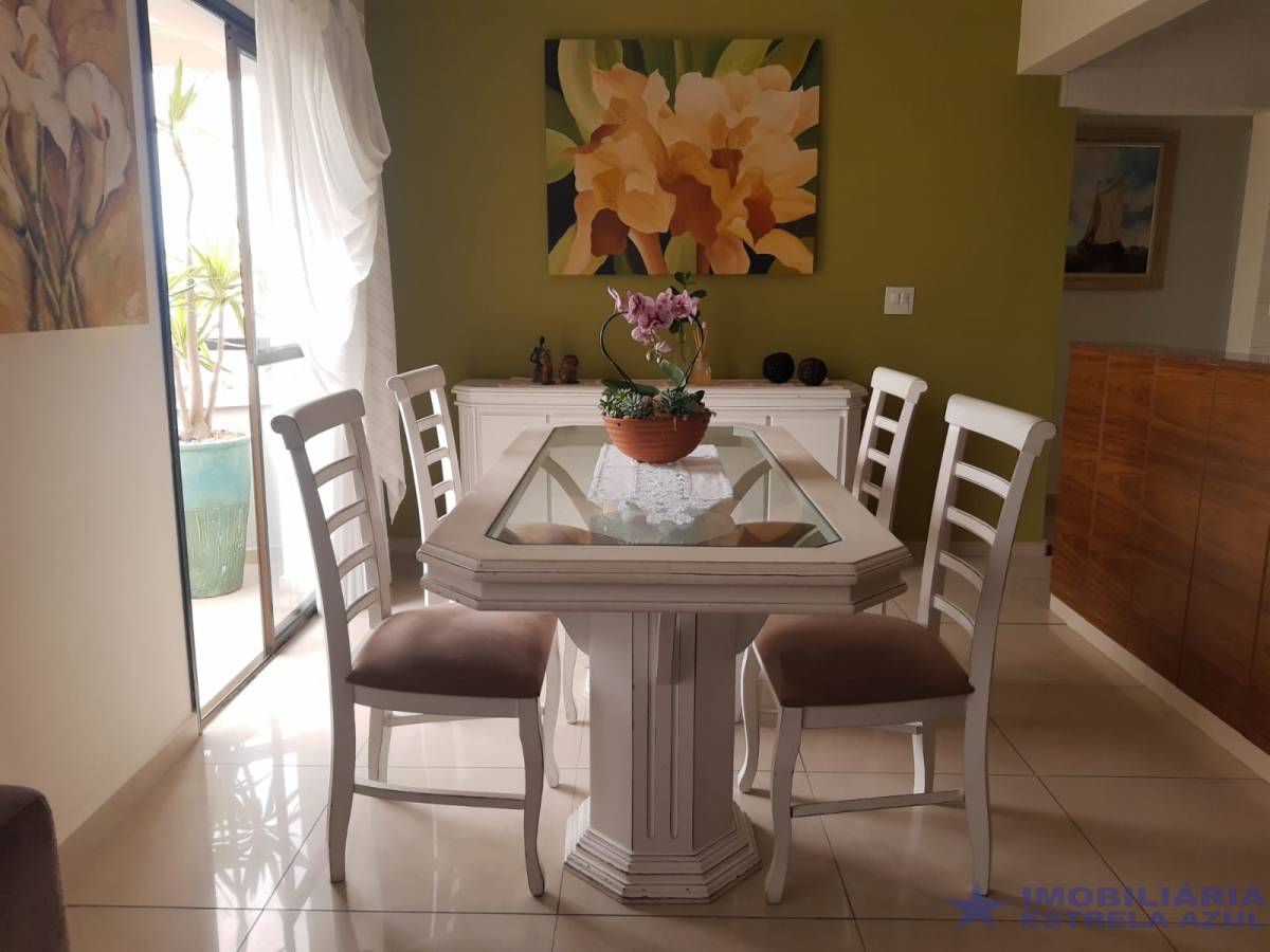 Apartamento no bairro Arpoador