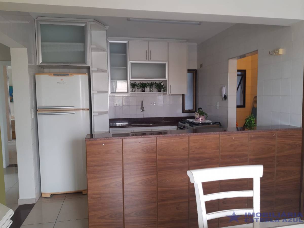 Apartamento no bairro Arpoador