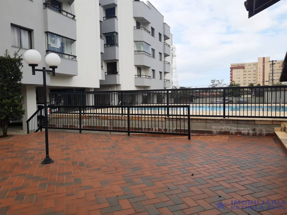 Apartamento no bairro Arpoador