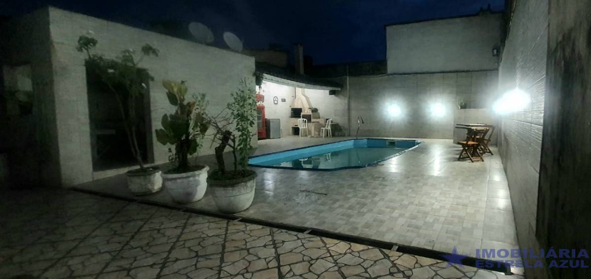 Conjunto no bairro Balneário Maracanã