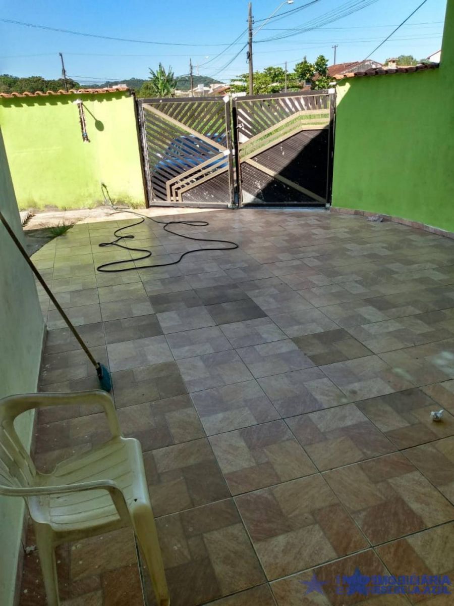 Casa para venda no bairro Estancia Sao Jose  em Peruíbe